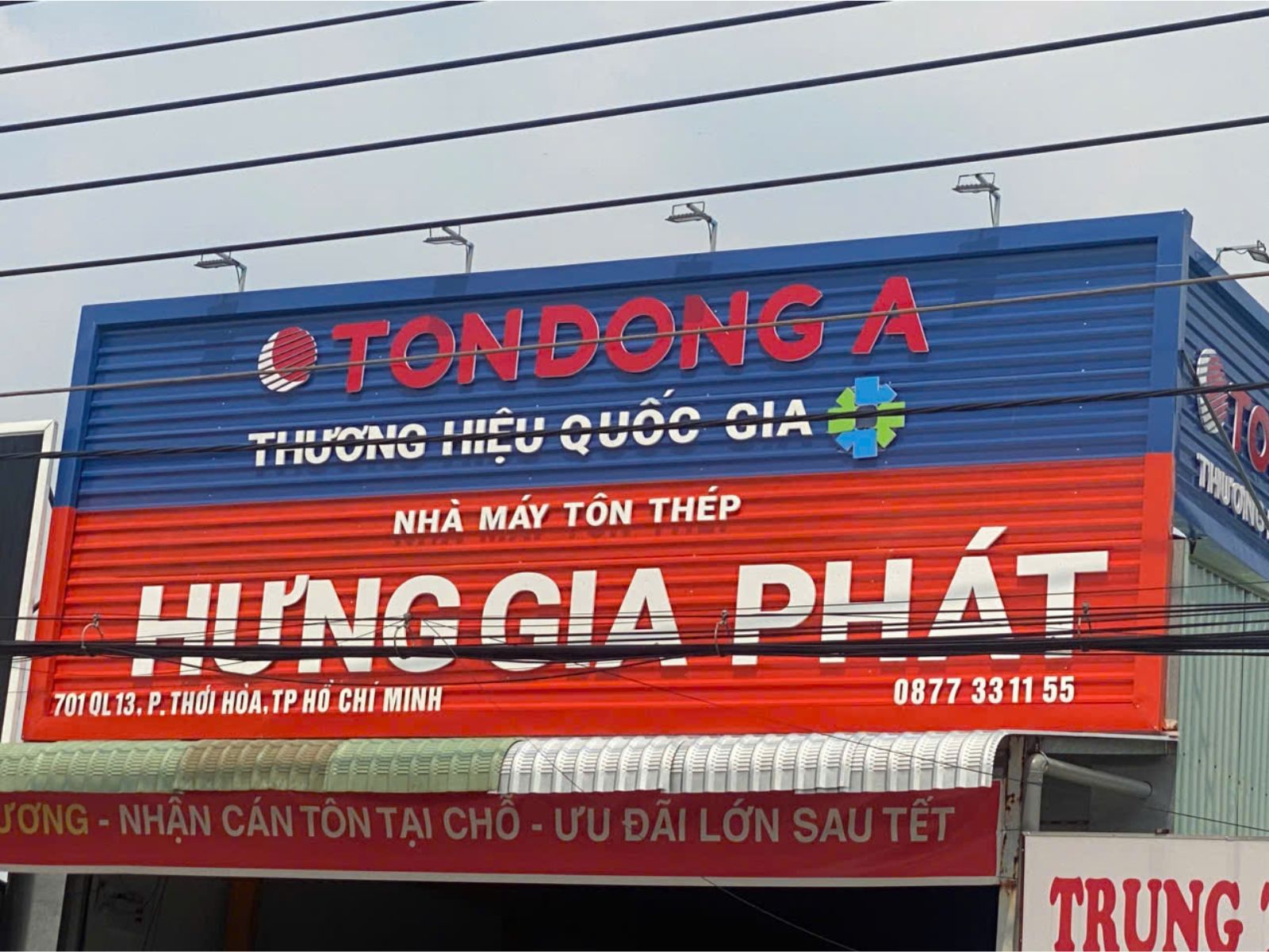 Sản xuất tôn cách nhiệt tại nhà máy